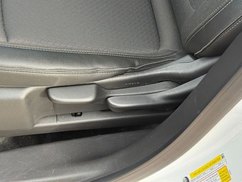 Used 2025 Buick Encore GX Preferred image 23