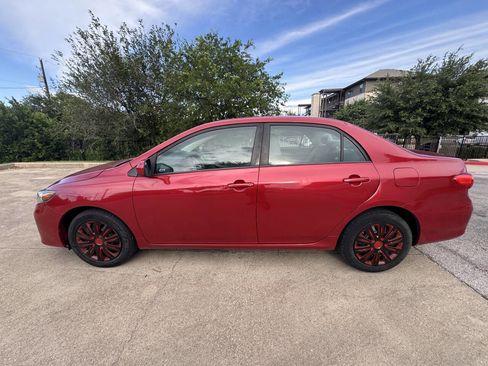 Used 2011 Toyota Corolla LE FWD image 4