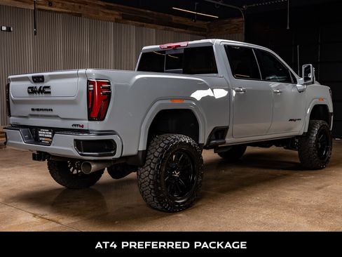 Used 2024 GMC Sierra 2500 AT4 w/ Max Trailering Package image 10