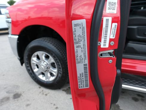 Used 2026 RAM 2500 Big Horn AWD/4WD image 34