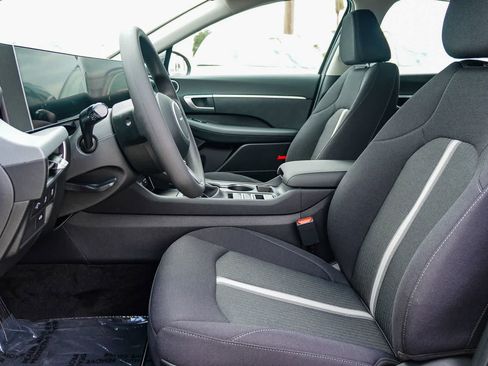 Certified 2025 Hyundai Sonata SE FWD image 18