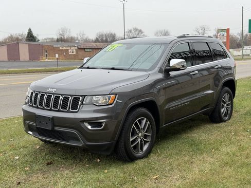 Used 2017 Jeep Grand Cherokee Limited image 4