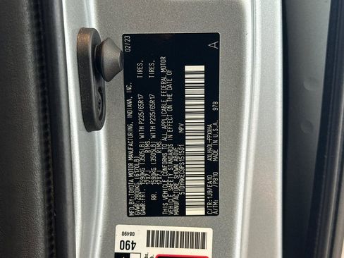 Certified 2023 Toyota Sienna XLE image 29