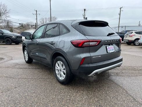 Used 2025 Ford Escape Active AWD/4WD image 3