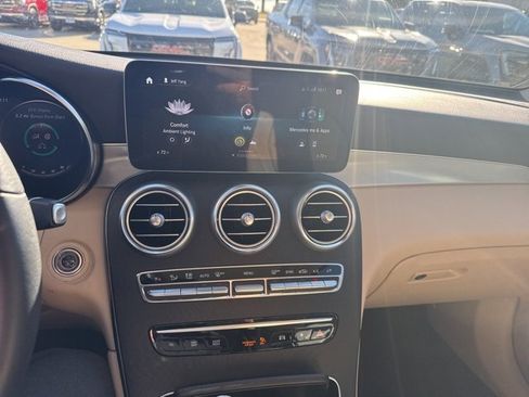 Used 2022 Mercedes-Benz GLC 300 image 10