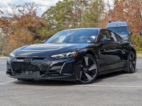 Used 2023 Audi e-tron GT Prestige w/ Prestige Package image 4