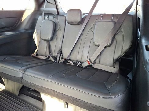 Certified 2020 Chrysler Pacifica Touring-L w/ Advanced Safetytec Group image 12