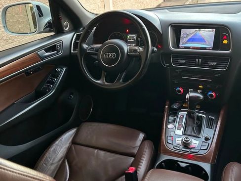 Used 2017 Audi Q5 2.0T Premium Plus w/ Technology Package image 13