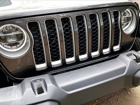 Used 2022 Jeep Gladiator Overland w/ Popular Equipment Package image 30