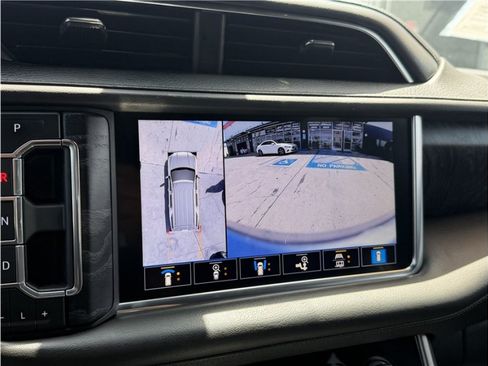 Used 2021 GMC Yukon Denali w/ Denali Premium Package RWD image 60