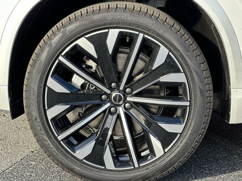 New 2026 Volvo XC90 B5 Plus w/ Protection Package AWD/4WD image 27