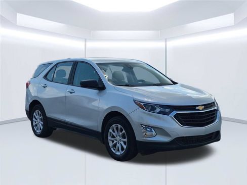 Used 2021 Chevrolet Equinox LS FWD image 8