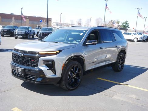 Used 2025 Chevrolet Traverse RS w/ LPO, Floor Liner Package AWD/4WD image 4