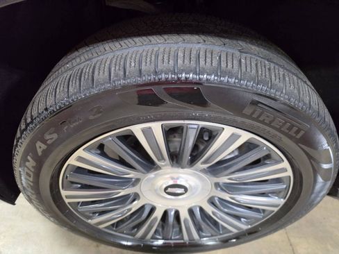 Used 2022 Cadillac Escalade ESV Luxury AWD/4WD image 15
