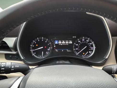 Used 2020 Toyota Highlander XLE FWD image 15
