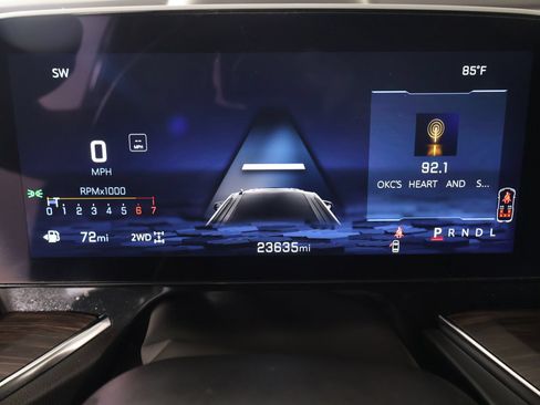 Used 2025 Chevrolet Tahoe Premier AWD/4WD image 4