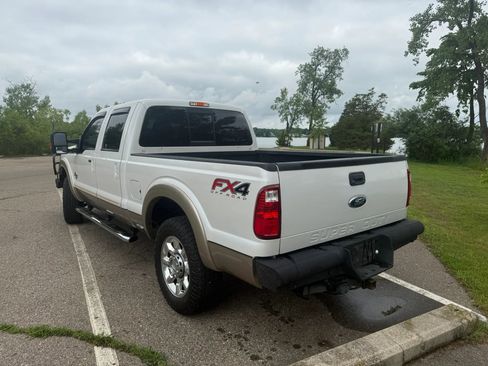 Used 2012 Ford F250 Lariat w/ FX4 Off Road Pkg AWD/4WD image 7