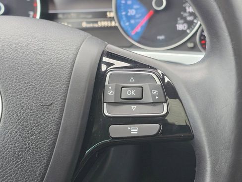 Used 2016 Volkswagen Touareg Executive AWD/4WD image 28