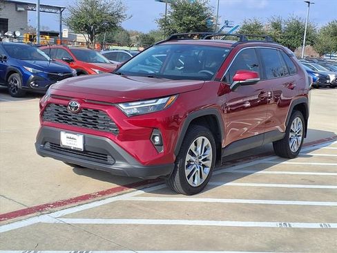 Used 2023 Toyota RAV4 XLE Premium image 3