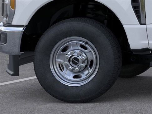New 2026 Ford F250 XL w/ XL Chrome Package image 19