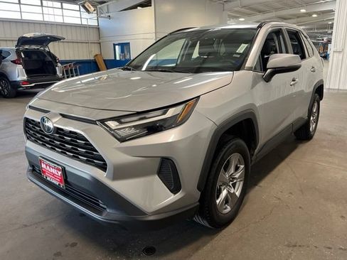 Used 2025 Toyota RAV4 XLE AWD/4WD image 7