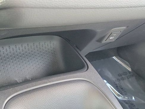 Certified 2025 Toyota Corolla LE w/ Convenience Package FWD image 17