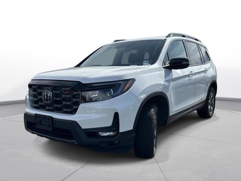 Used 2022 Honda Passport TrailSport image 2
