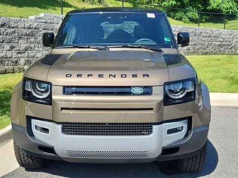 Used 2025 Land Rover Defender 110 S image 8