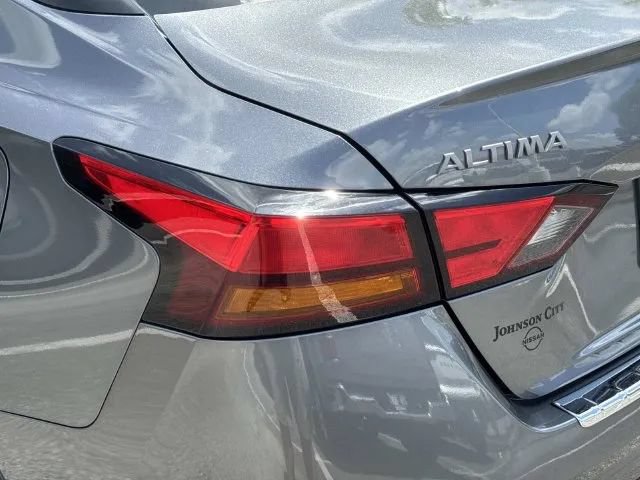Certified 2023 Nissan Altima 2.5 SV w/ SV Premium Package FWD image 11