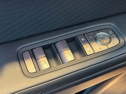 New 2026 Lexus ES 350e FWD image 11