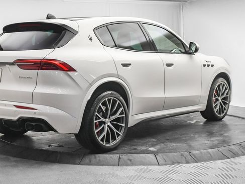 New 2026 Maserati Grecale Modena image 9