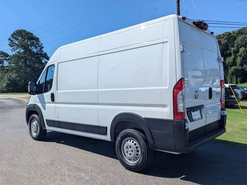 Used 2025 RAM ProMaster 2500 w/ Convenience Group FWD image 4