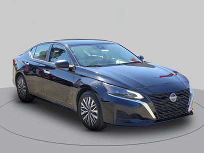 Used 2025 Nissan Altima 2.5 SV