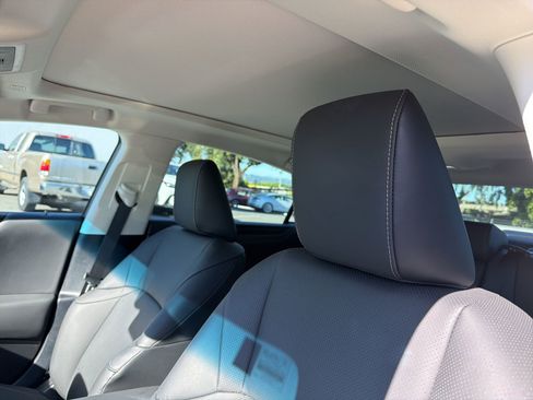 Used 2025 Lexus ES 350 w/ Premium Package image 9