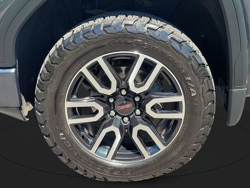 Used 2021 GMC Sierra 1500 AT4 w/ AT4 Value Package AWD/4WD image 9