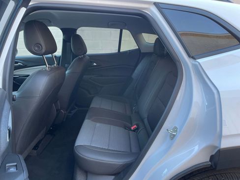 Used 2025 Chevrolet Trax LT image 24