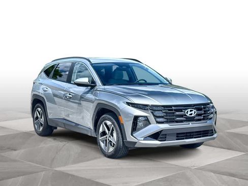 Used 2025 Hyundai Tucson SEL FWD image 2