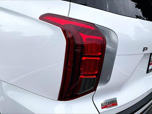 Used 2023 Hyundai Palisade Limited w/ Cargo Package AWD/4WD image 28