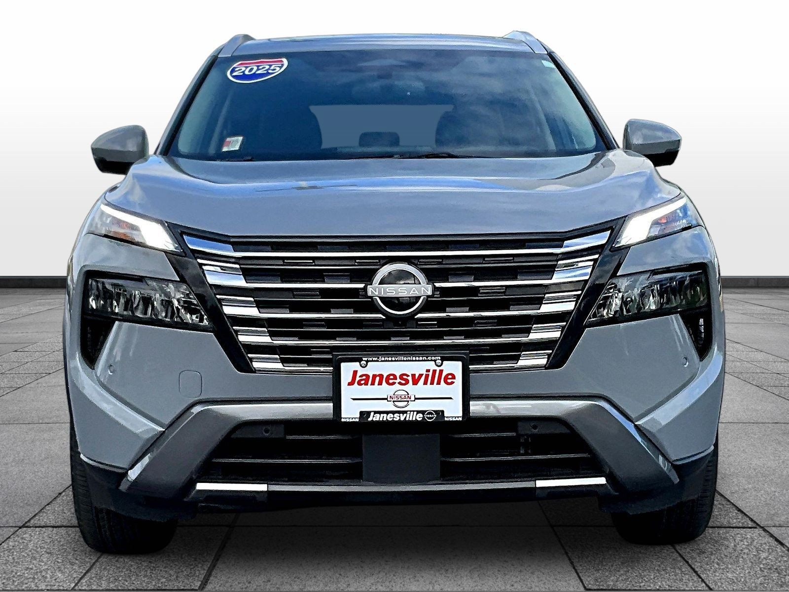 Certified 2025 Nissan Rogue SL w/ Tech Package AWD/4WD image 2