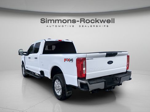 Used 2023 Ford F350 XLT w/ FX4 Off-Road Package AWD/4WD image 3