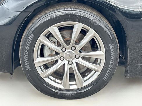 Used 2018 INFINITI Q70 Luxe image 33