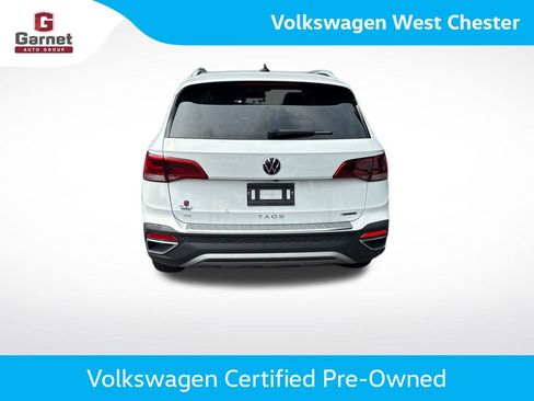 Used 2024 Volkswagen Taos SE w/ Panoramic Sunroof Package AWD/4WD image 4