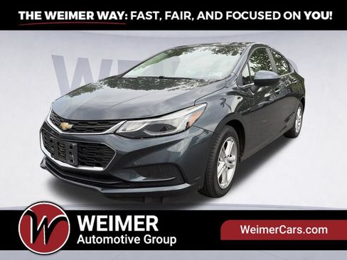 Used 2018 Chevrolet Cruze LT w/ Convenience Package FWD image 1