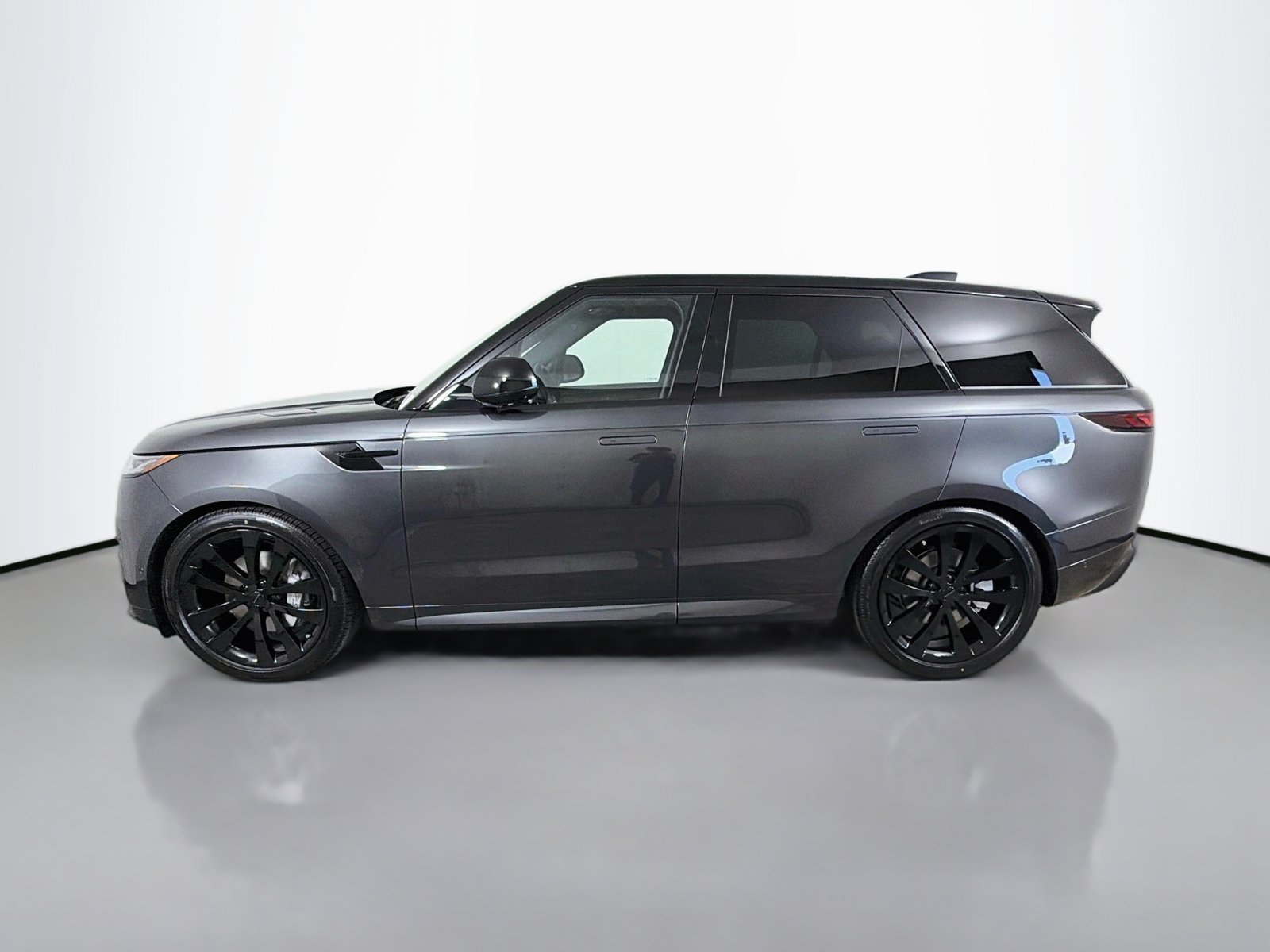 New 2026 Land Rover Range Rover Sport Dynamic SE AWD/4WD image 2