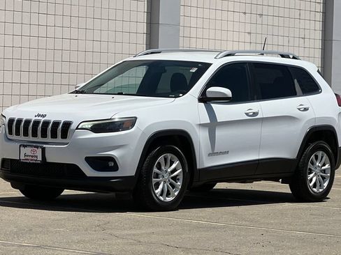 Used 2019 Jeep Cherokee Latitude w/ Popular Appearance Group FWD image 10