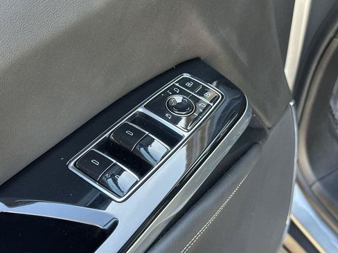 Used 2025 Cadillac Escalade Sport AWD/4WD image 23