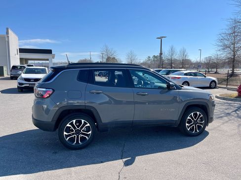 Used 2024 Jeep Compass Limited image 9