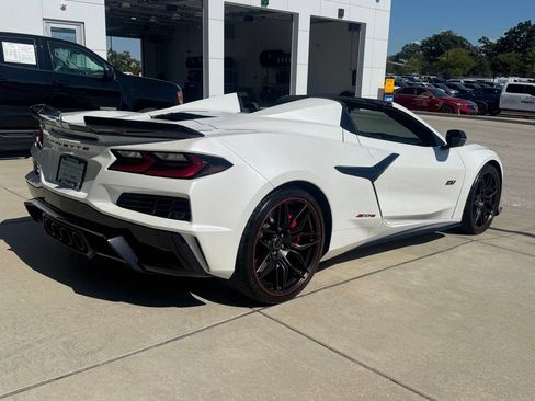 Used 2023 Chevrolet Corvette Z06 RWD image 9