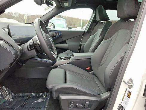 Certified 2025 BMW X3 xDrive30i w/ Premium Package image 14
