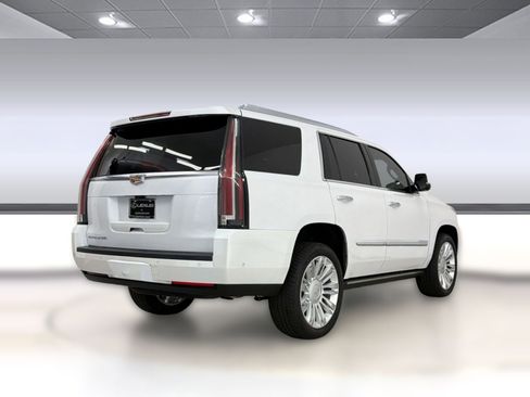 Used 2017 Cadillac Escalade Platinum RWD image 9